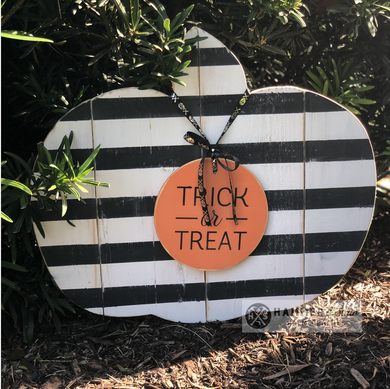 Pumpkin Pallet Hammer@ Home project